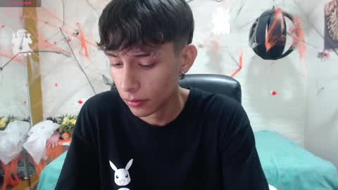 E L I A S online show from December 5, 7:43 am