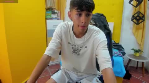 E L I A S online show from February 14, 4:04 am