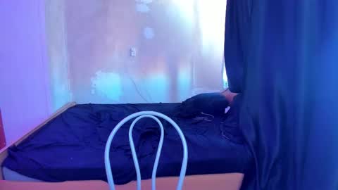 elieiza_xo online show from February 24, 9:12 am