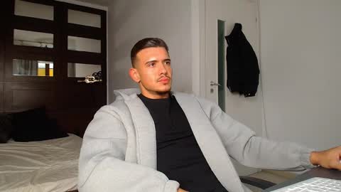 ElijahThorne online show from February 2, 6:21 am