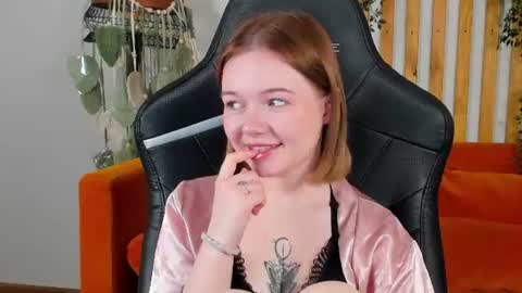 elinavale online show from July 17, 7:21 am