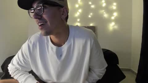 elio_dicaprio online show from December 5, 2:00 am