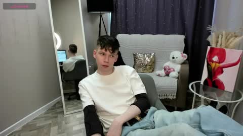 eliotmars online show from May 8, 12:11 pm