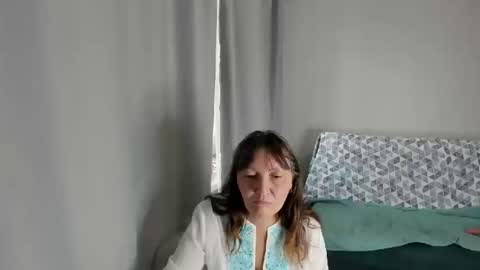 Elis online show from October 31, 3:51 am