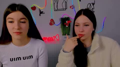 elis_sunny online show from February 13, 6:17 am