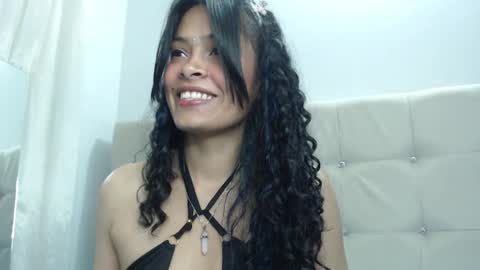 Snapshot of elisa_diaz_14 chatting on December 2, 4:46 am Elisa Diaz online show from December 2, 4:46 am