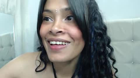 Snapshot of elisa_diaz_14 chatting on December 2, 1:40 am Elisa Diaz online show from December 2, 1:40 am