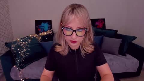 Elisabeth online show from February 18, 2:27 pm