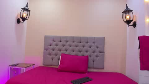 elisamoretti online show from December 18, 12:44 pm