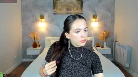 Elise online show from March 10, 9:24 am