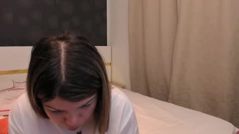 Elly online show from April 15, 7:58 pm