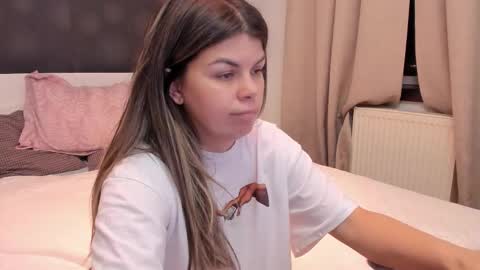 Elly online show from December 14, 10:49 pm