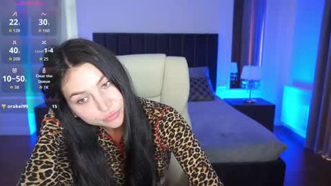 elisevelour online show from May 21, 1:17 pm