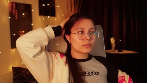 Elison online show from April 16, 3:34 pm