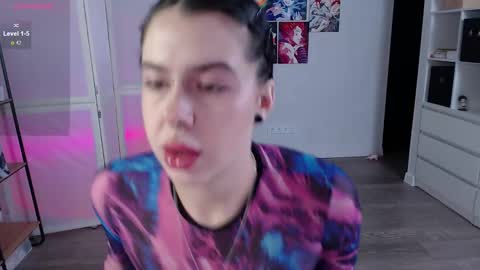 Ari online show from February 8, 4:36 pm