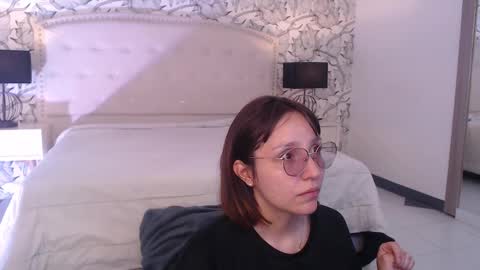 Eliza online show from November 7, 7:16 pm