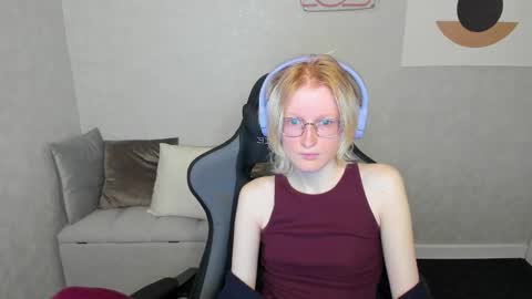 Snapshot of elizabeth_harpper chatting on September 24, 2:18 am Elizabeth online show from September 24, 2:18 am