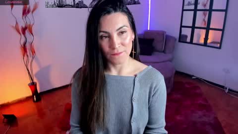 Elizabeth online show from February 25, 6:44 pm