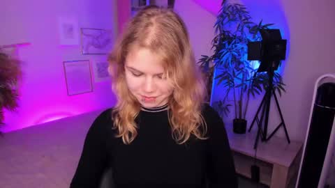 Elizabeth online show from May 17, 10:46 am