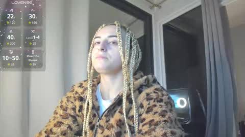 Snapshot of ella_vee chatting on October 21, 2:38 am ella_vee online show from October 21, 2:38 am