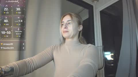 Snapshot of ella_vee chatting on October 17, 3:10 am ella_vee online show from October 17, 3:10 am