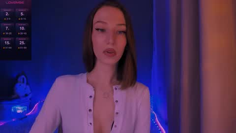 ellaamber online show from March 10, 3:33 am