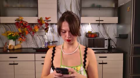 ellacanny online show from November 27, 6:10 am