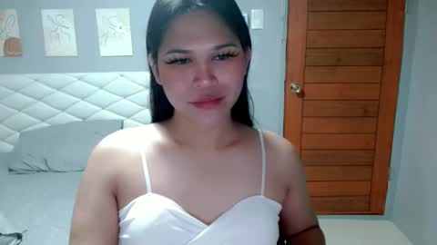 EllaFord online show from May 19, 4:14 pm