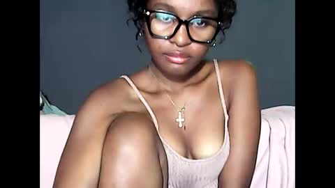 ellah245 online show from May 21, 9:43 pm