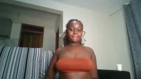 ellah-simone online show from May 30, 11:58 pm