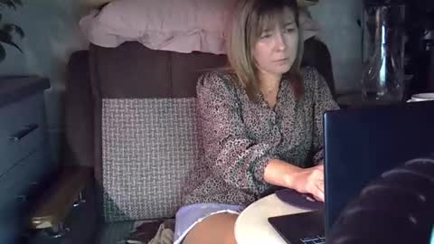 ellajohnsonx online show from October 26, 1:34 pm