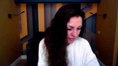 EllaLongs online show from January 18, 12:25 pm