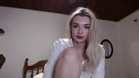 ellalowe online show from February 2, 11:34 pm