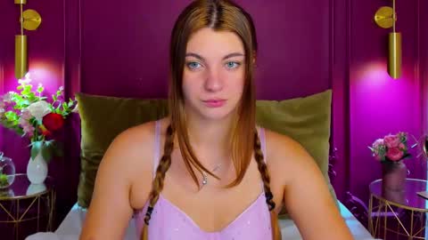 Ella online show from October 12, 5:22 am