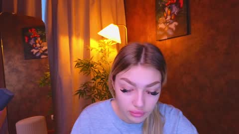 ellamilla online show from January 7, 5:22 am