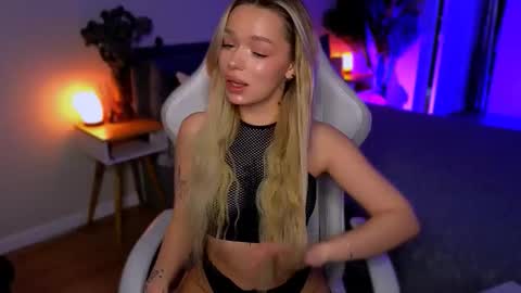 Ella online show from March 20, 5:34 am