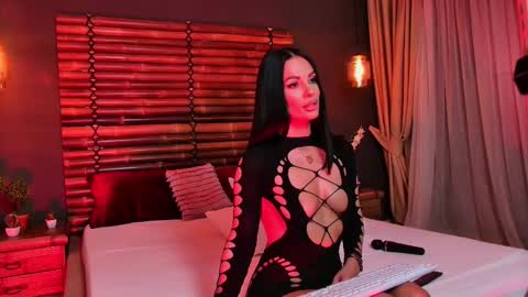 Ella online show from October 5, 4:21 am