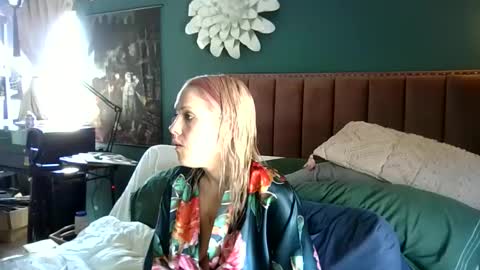 Elle online show from February 26, 5:31 pm