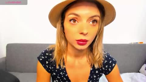 ellen_flow online show from November 9, 10:01 pm