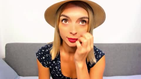 ellen_flow online show from September 19, 8:45 pm