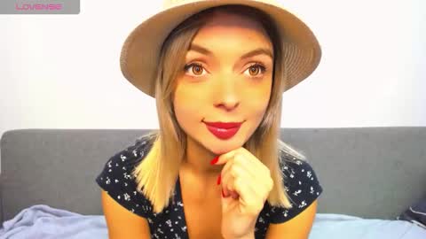 ellen_flow online show from October 20, 10:15 pm