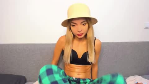 ellen_flow online show from March 2, 10:38 pm