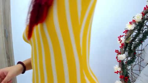 elli_taylor_ online show from December 5, 10:18 pm