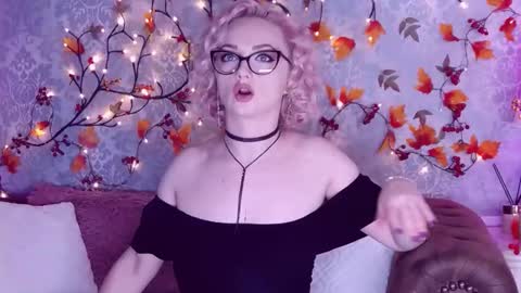 Snapshot of ellianareese chatting on September 16, 2:13 am Elliana online show from September 16, 2:13 am