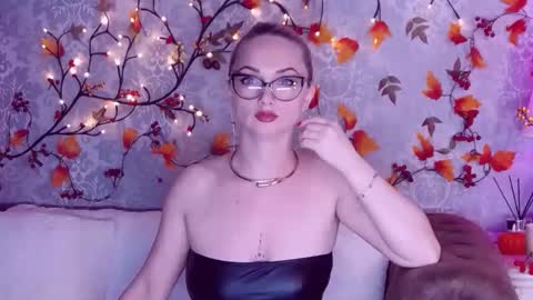 Snapshot of ellianareese chatting on October 15, 5:11 am Elliana online show from October 15, 5:11 am