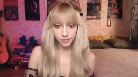 ellie_friendly online show from February 3, 11:26 pm