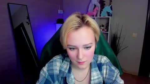 Ellie online show from November 30, 9:16 am