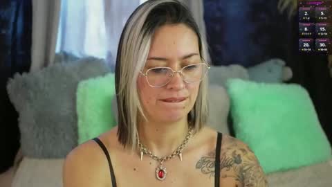 Ellie Ramos online show from September 21, 2:10 pm