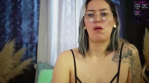 Ellie Ramos online show from November 29, 4:25 pm