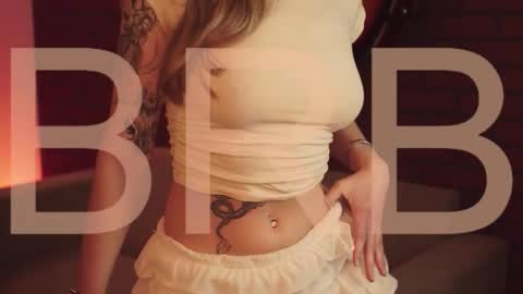 elliecutes online show from October 19, 8:41 am